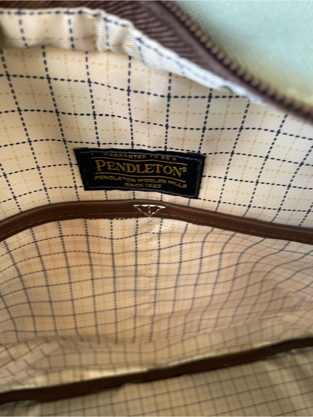 Pendleton Weekender Travel Bag Tote - Picture 9 of 10